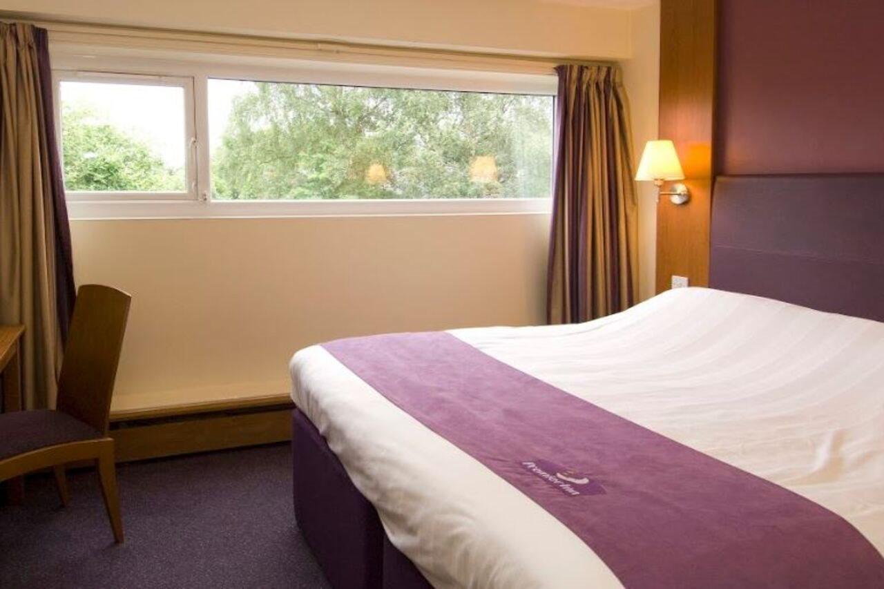 Premier Inn Натсфорд Екстер'єр фото