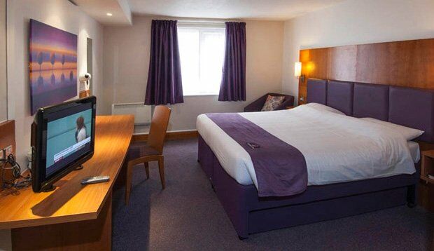 Premier Inn Натсфорд Екстер'єр фото